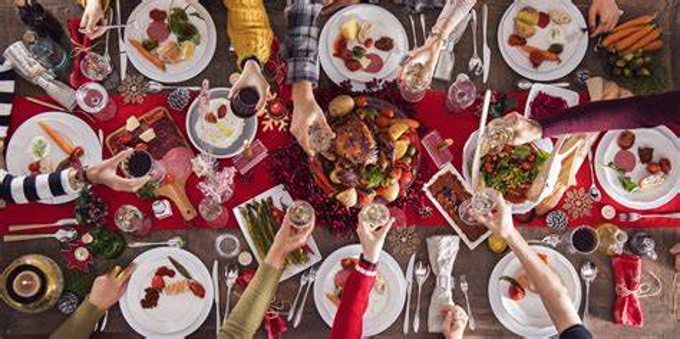 10 regole del bon ton da portare a tavola a Natale